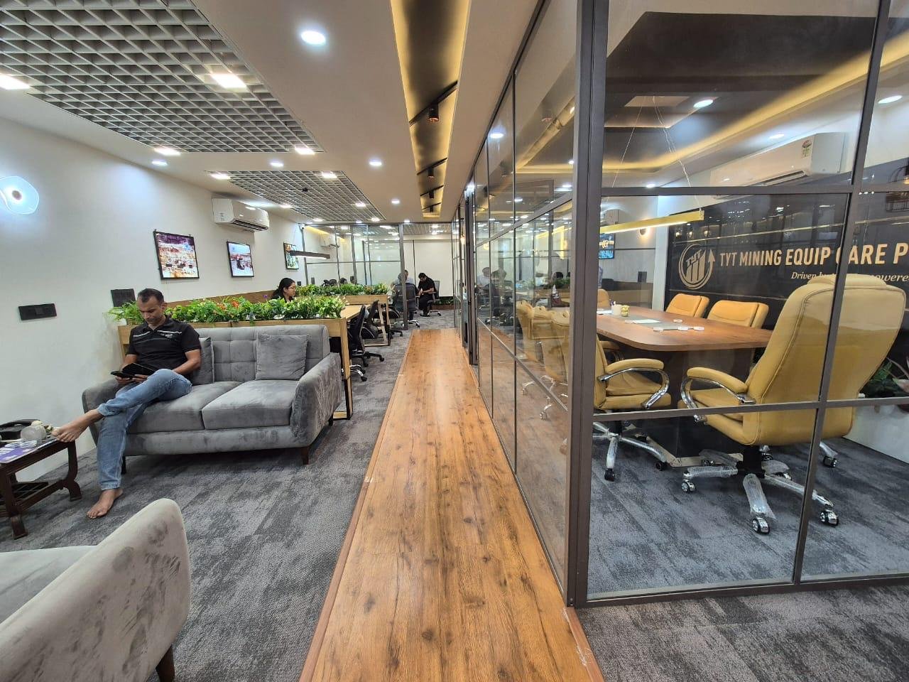 TYT Mining Equip Care office and team environment